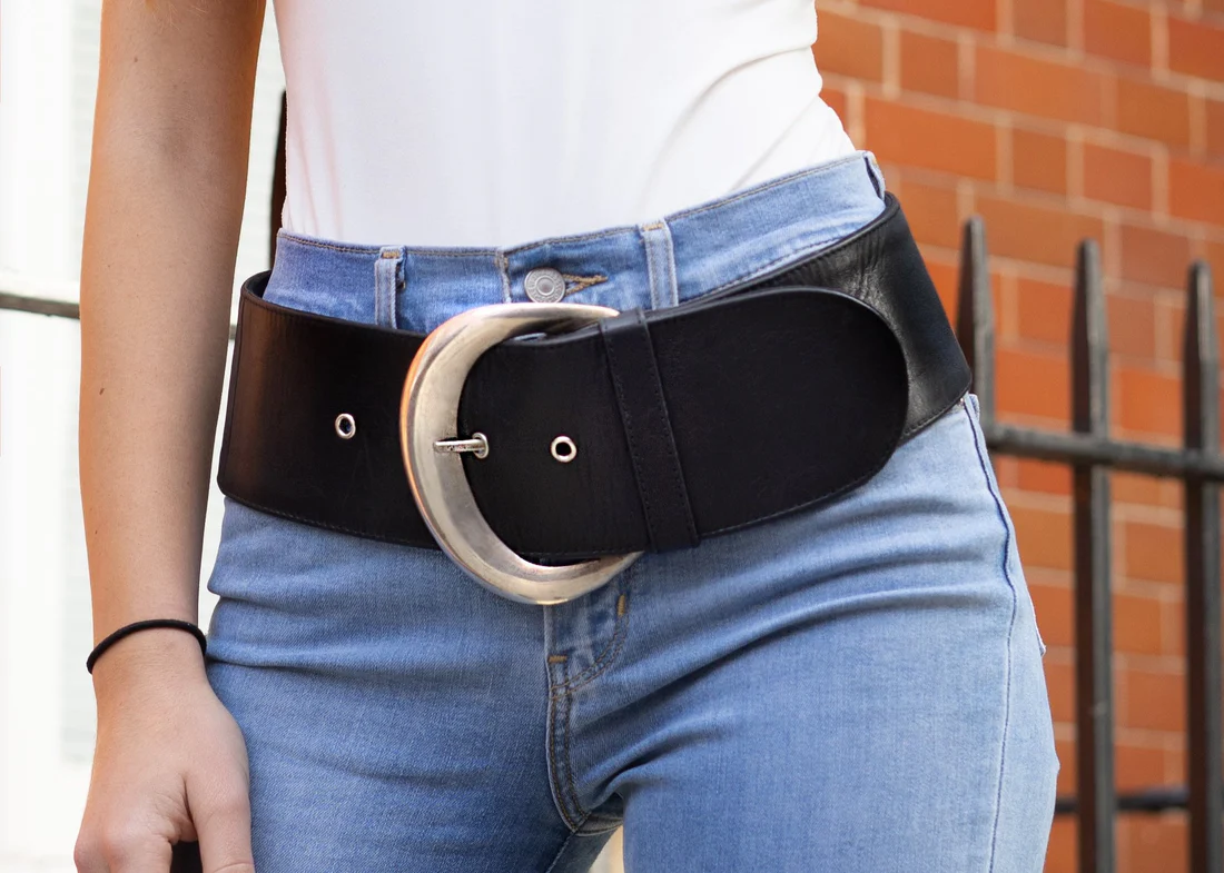 Jocasi Moon belt Classic in Black Leather and Chrome Buck - Image 3